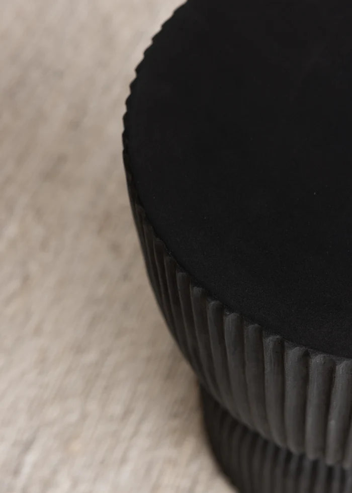 Lia Stool
