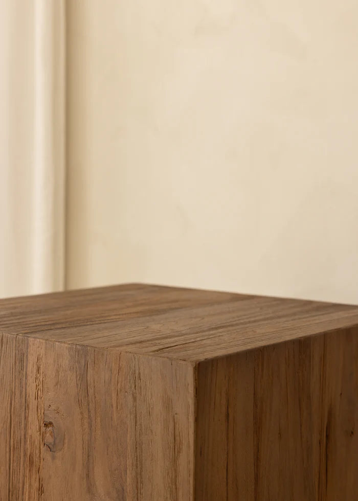 Dark Teak Plinth 40x50