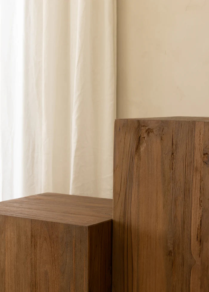 Dark Teak Plinth 40x50