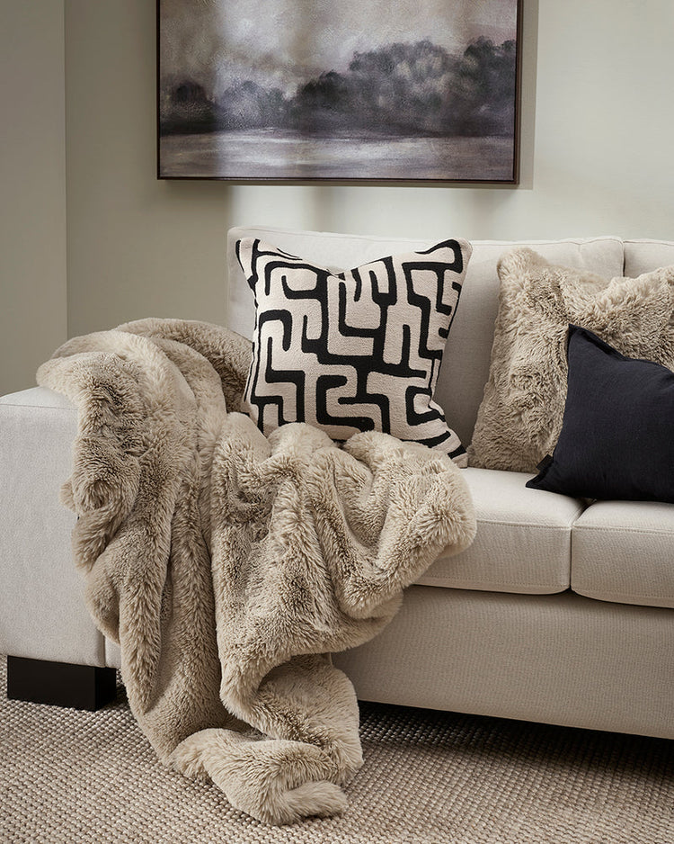 Ollo Pelage Taupe Throw