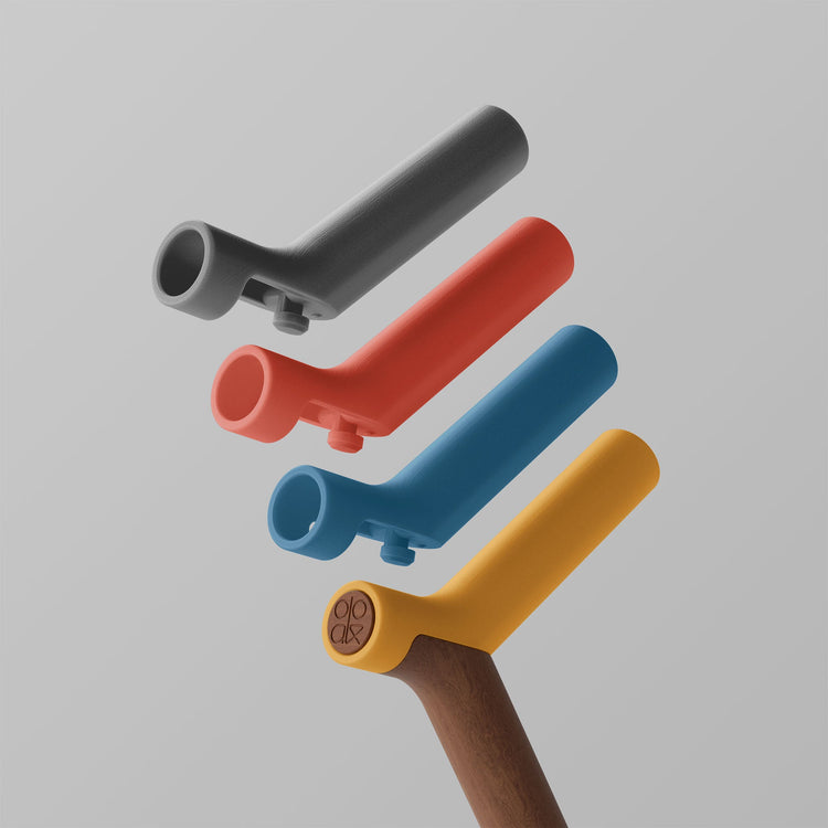 Uno. Handle sleeve and foot bundle