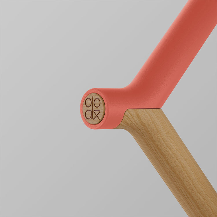 Uno. Coral and Oak